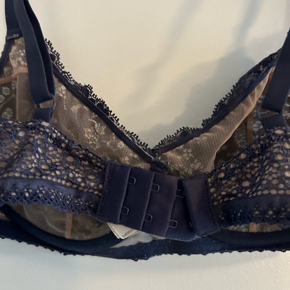 REVEAL LINGERIE • Navy Blue & Beige Laced Bra • 34DD • - Picture 5 of 7